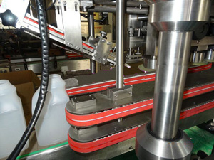 塑料瓶旋蓋機(jī)局部